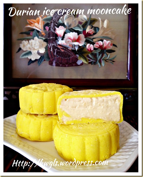 Durian Ice Cream Snowskin Mooncake (冰皮榴莲月饼)